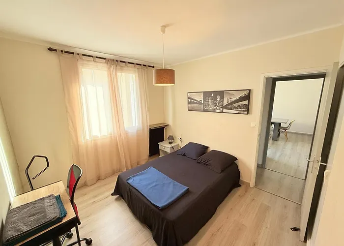 Les Arenes De Nimes - Centre Ville 10 Min Gare -Parking- 2 Chambres