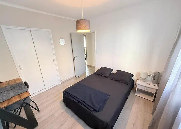 Les Arenes De Nimes - Centre Ville 10 Min Gare -Parking- 2 Chambres