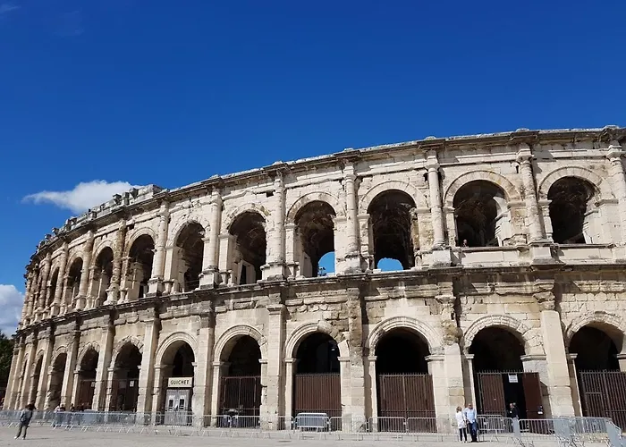 Les Arenes De Nimes - Centre Ville 10 Min Gare -Parking- 2 Chambres
