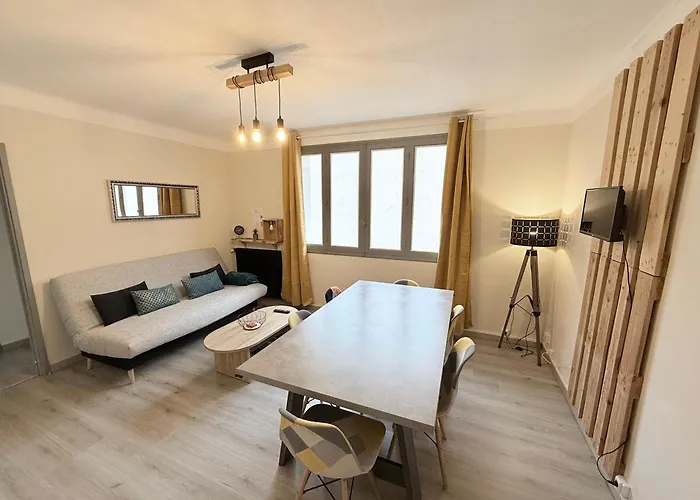 Les Arenes De Nimes - Centre Ville 10 Min Gare -Parking- 2 Chambres