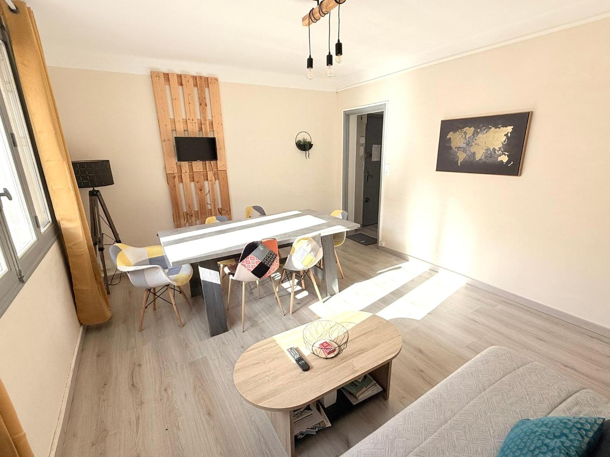 Appartement Les Arenes De - Centre 10 Min Gare -parking- 2 Nîmes