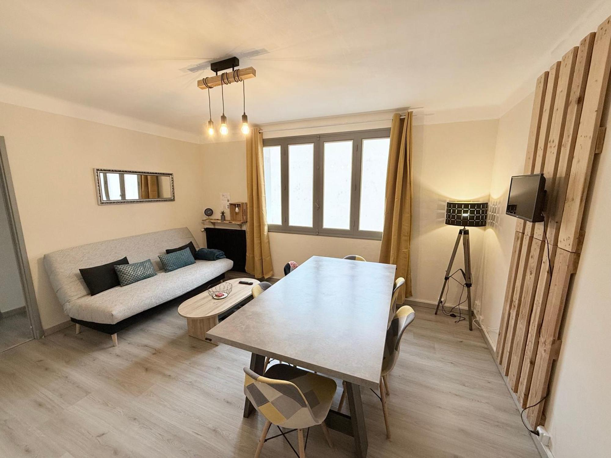 Les Arenes De - Centre 10 Min Gare -parking- 2 Appartement